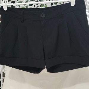 FRENCHI BLACK SHORTS sz.7